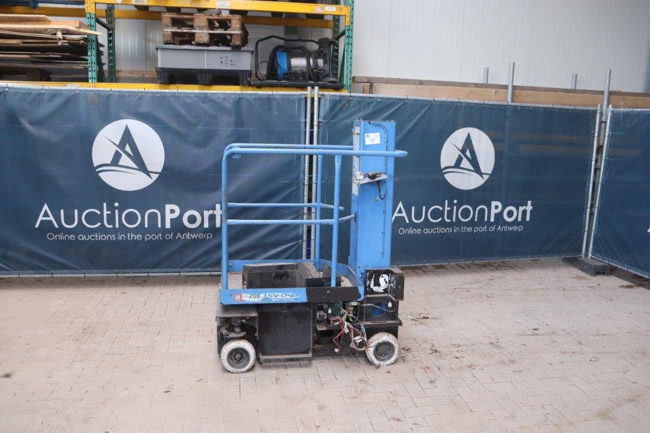 Electric Mast Lift