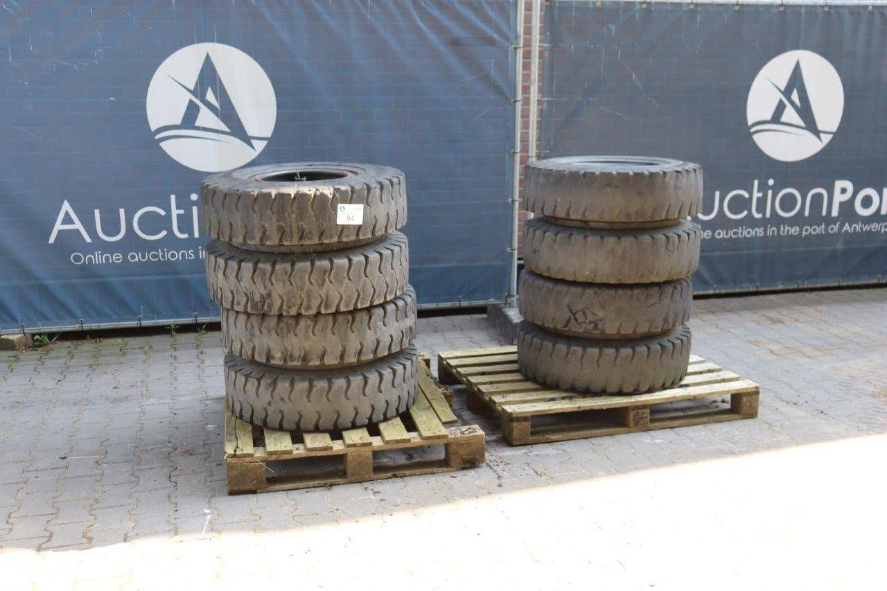 Batch of tires Kumho 8.25-15 8 pieces