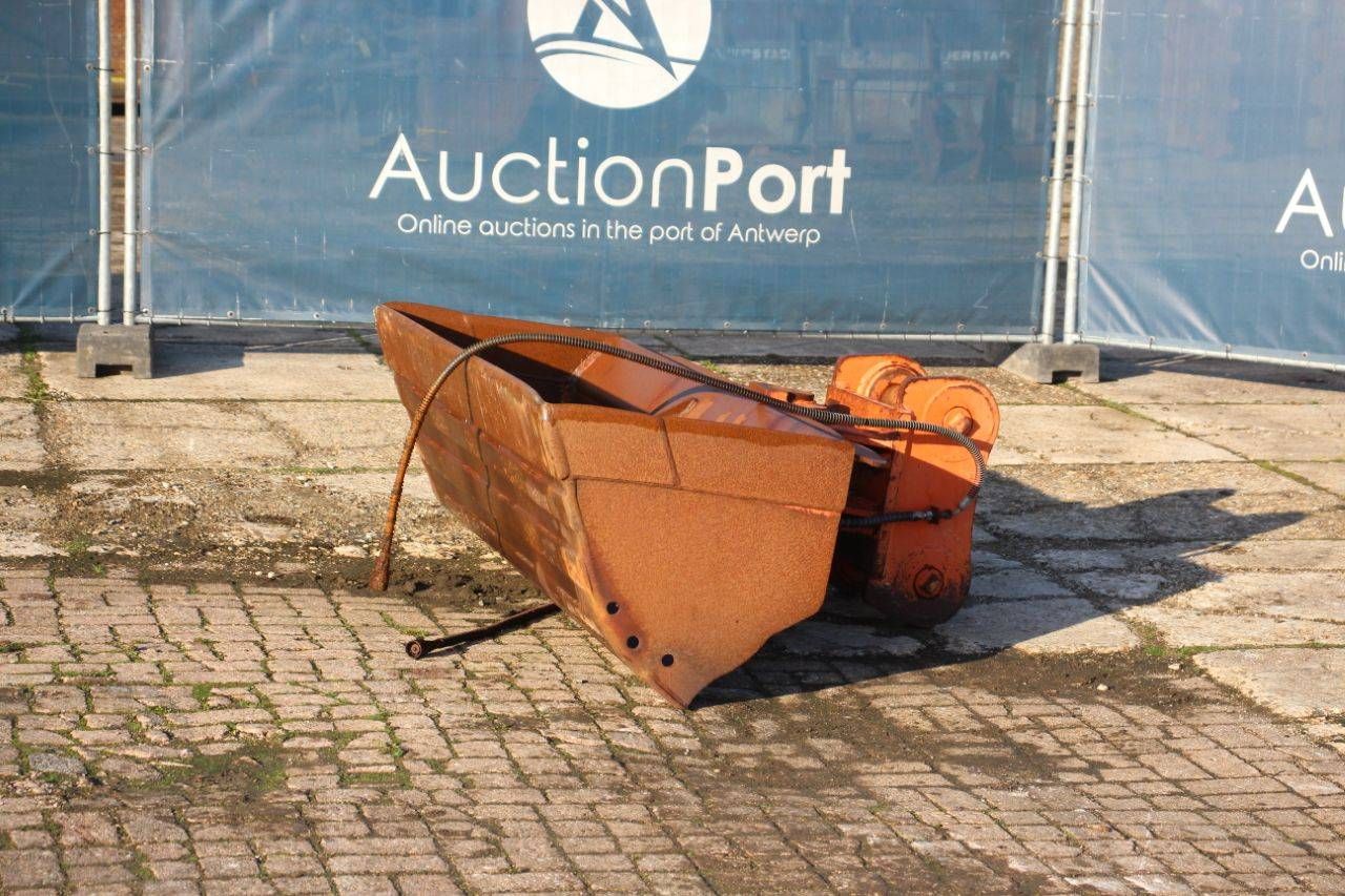 Hydraulic tilting bucket 1.90m