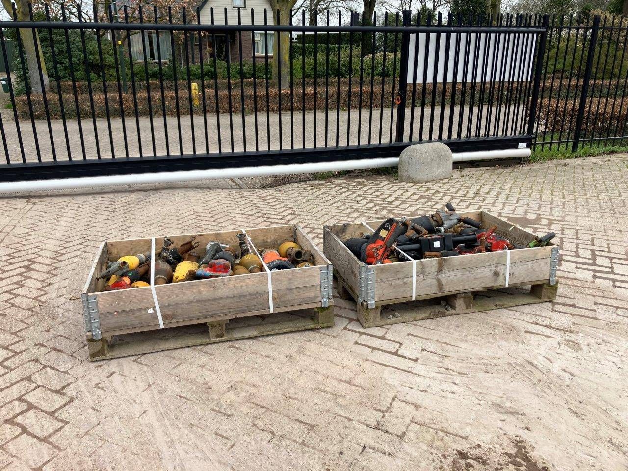 Pallet of various air hammers