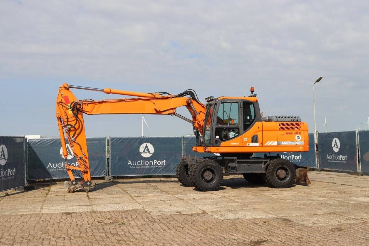 Doosan DX190W-3 Diesel Excavator 2013