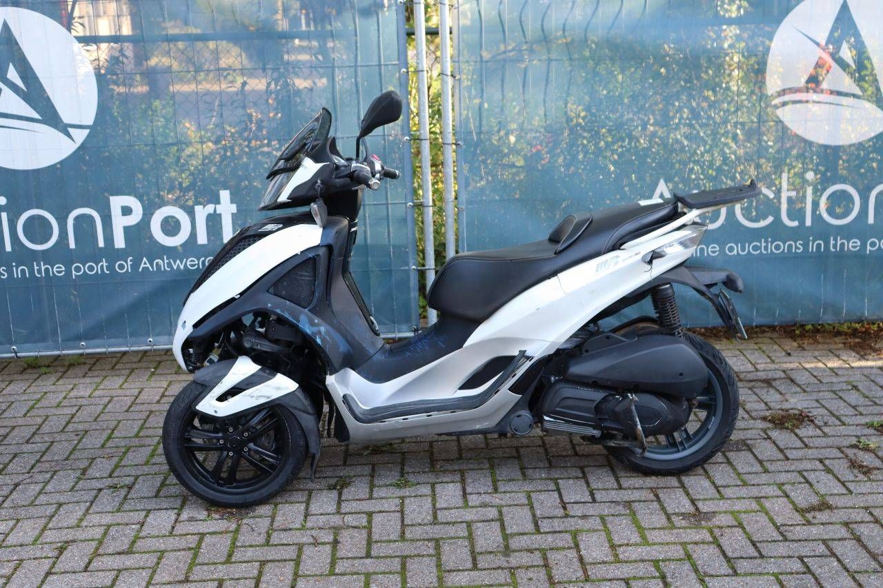 Scooter Piaggio MP3 300ie Gasolina 22,7 CV
