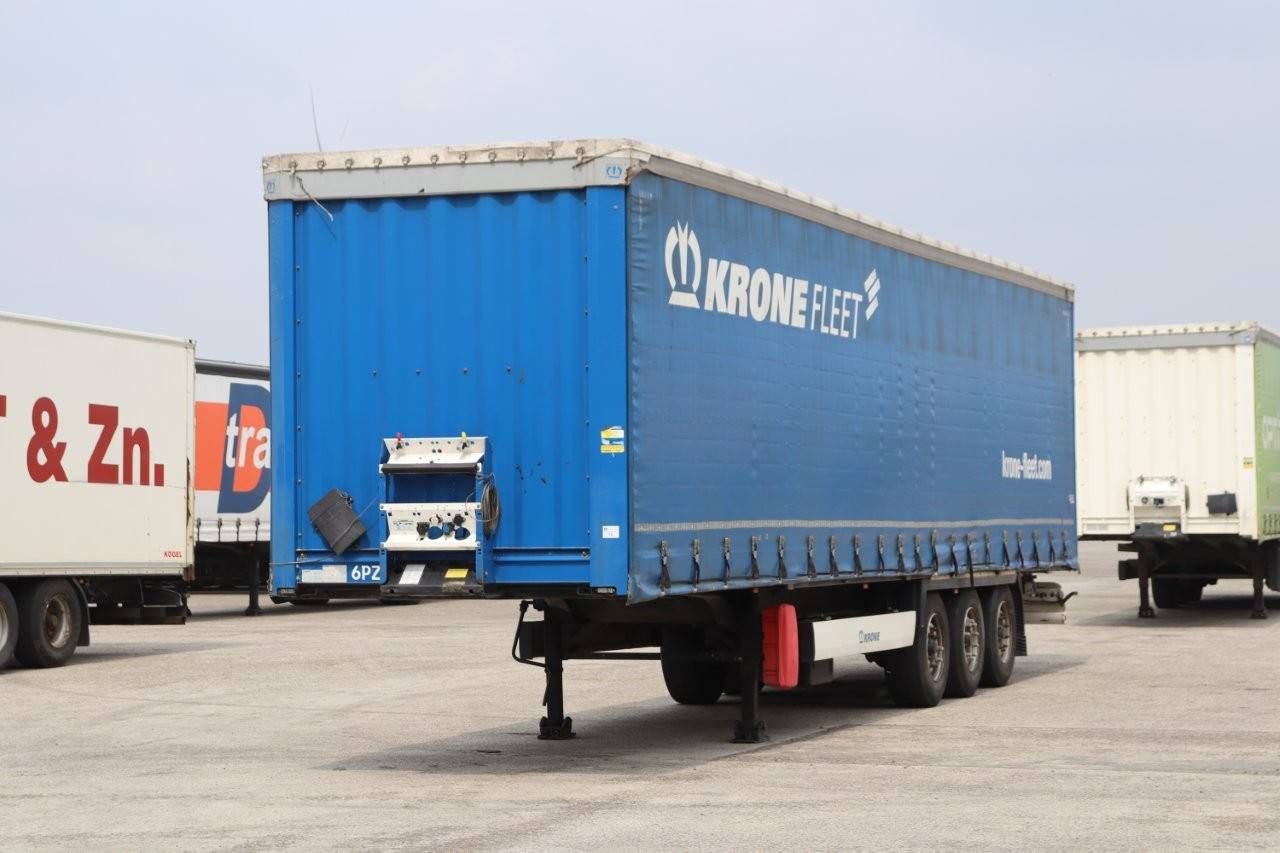 Krone SD sliding tarpaulin trailer