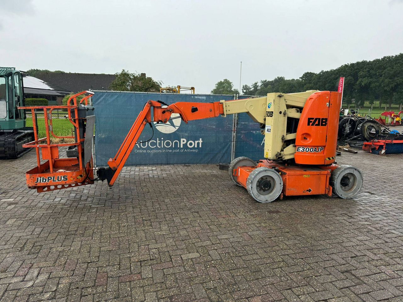 JLG E300AJP Diesel 10.97m Articulated Boom Lift 2007