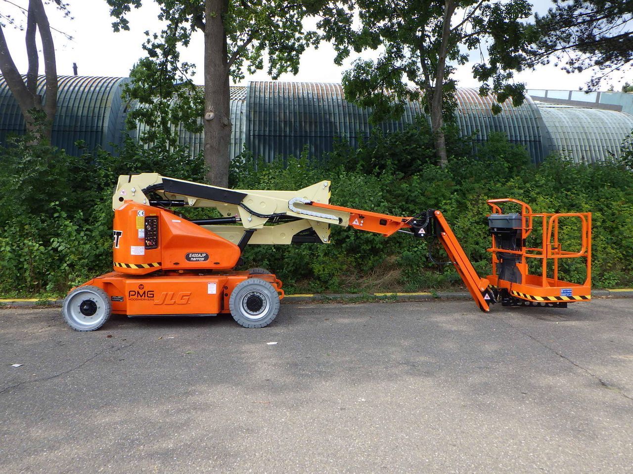 JLG E400AJPN Electric Articulating Boom Lift 14.19m 2014 