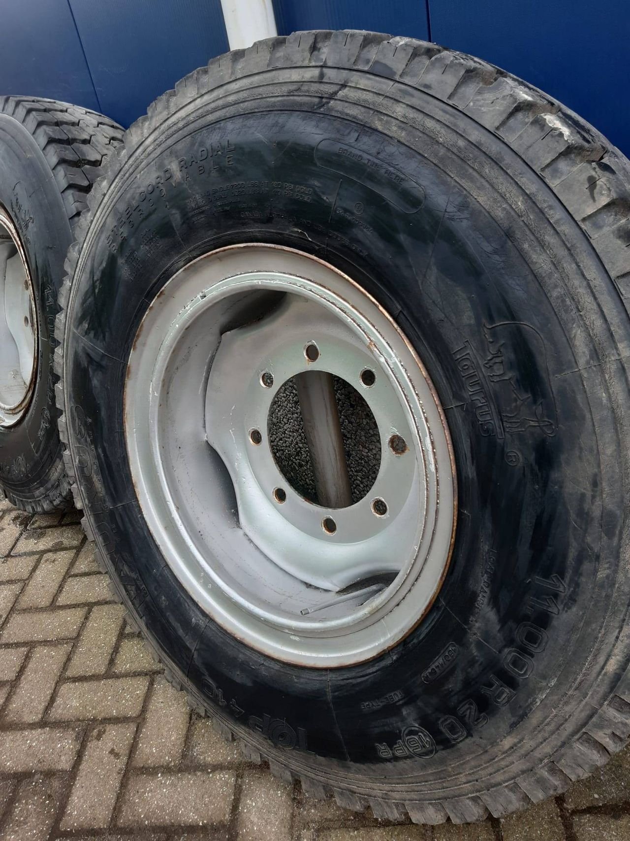 Wheels Taurus 2 pieces 11.00 R 20