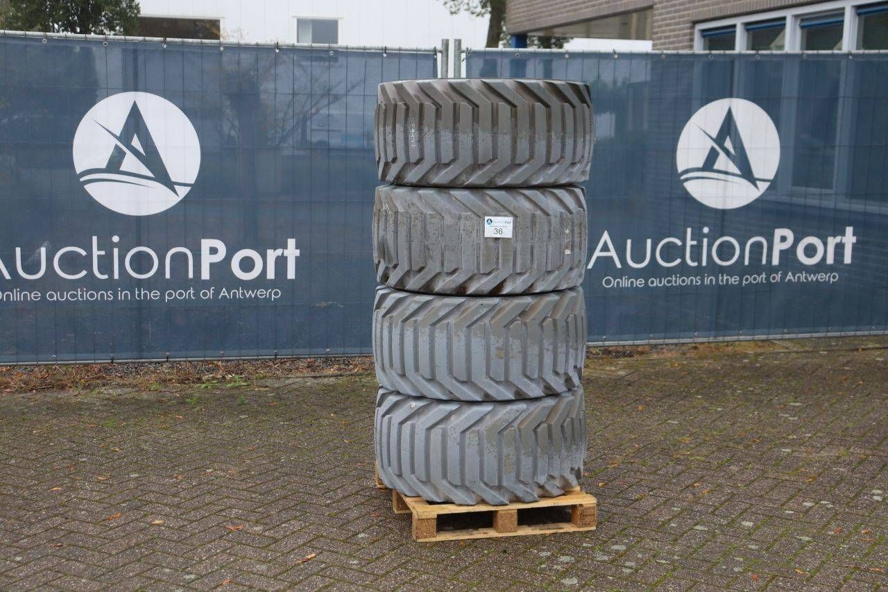 Set van 4 Machinebanden Met Velgen