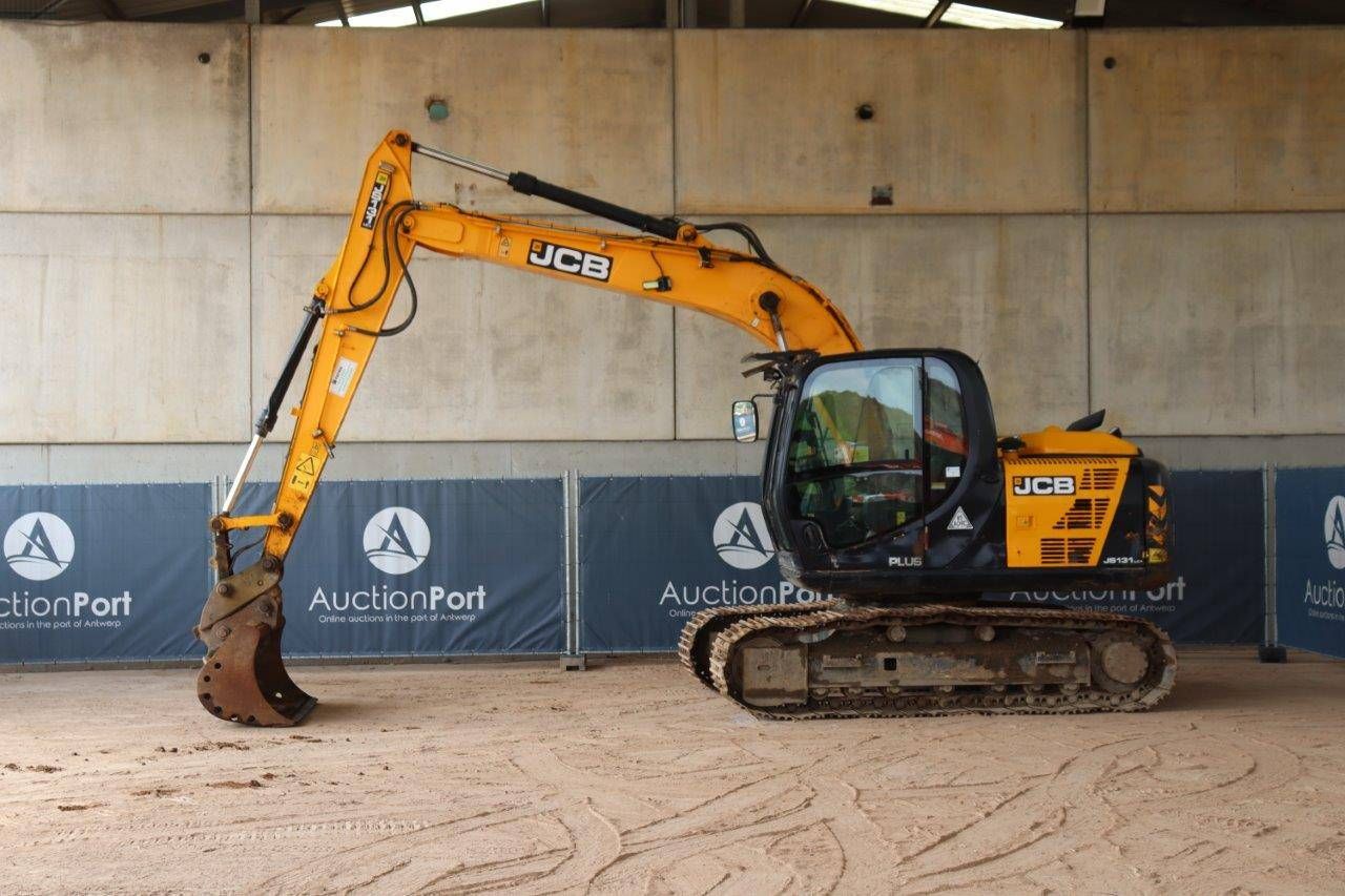Crawler excavator JCB JS131LC Diesel 74.9hp 2016