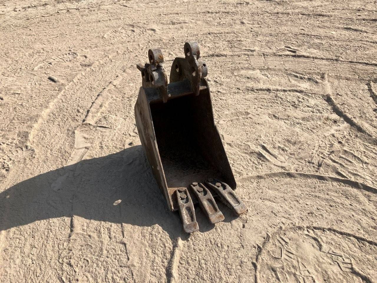 Excavator bucket 25cm