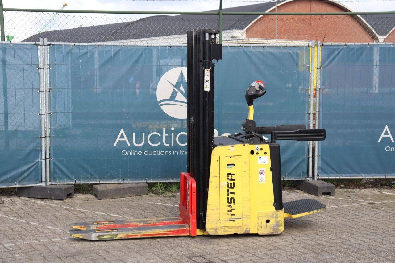 Hyster Electric Stacker