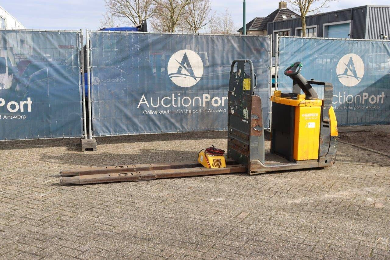 Pallet truck Jungheinrich ECE 225 Electric 2500kg