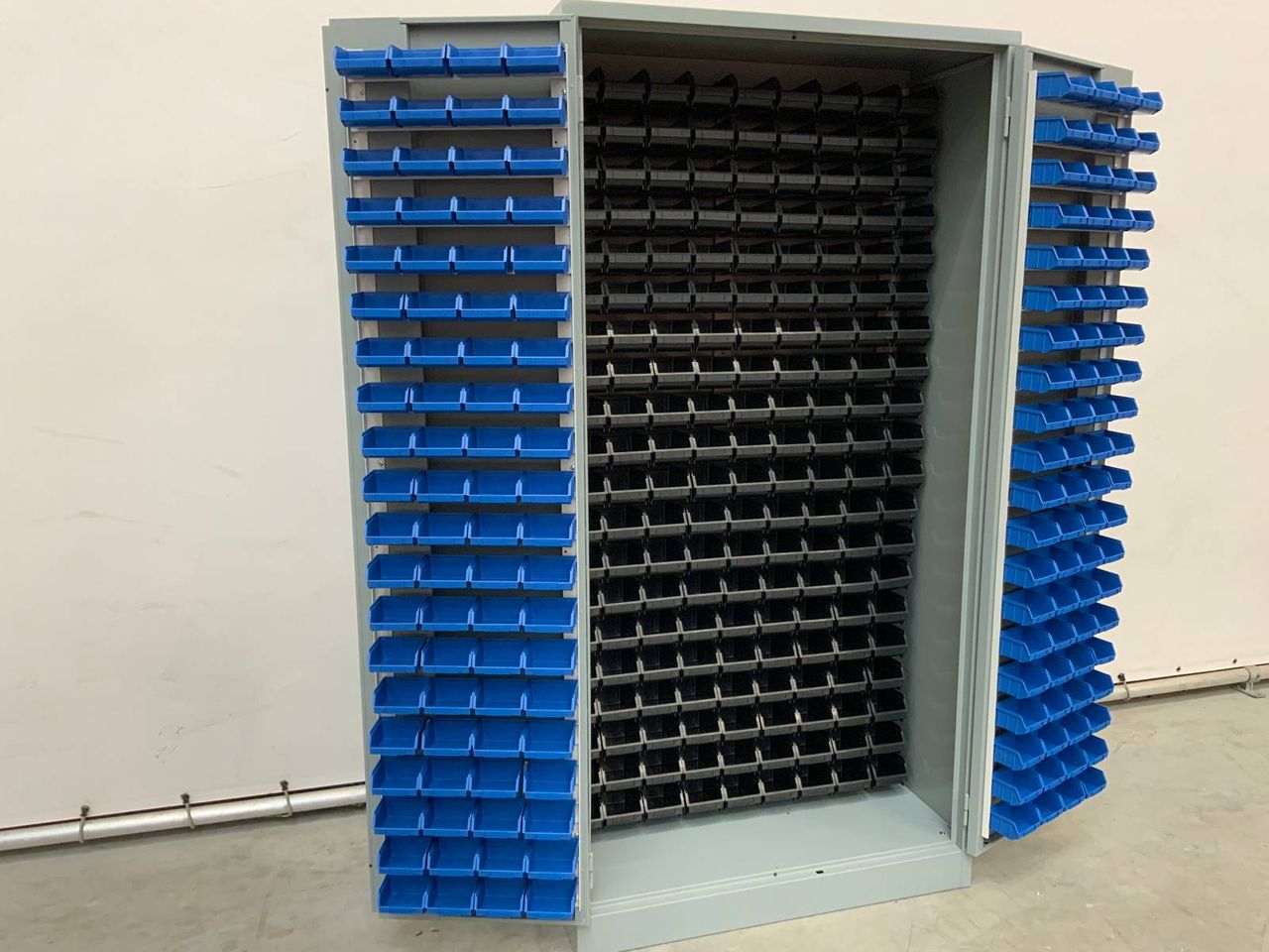 Povag strip cabinet