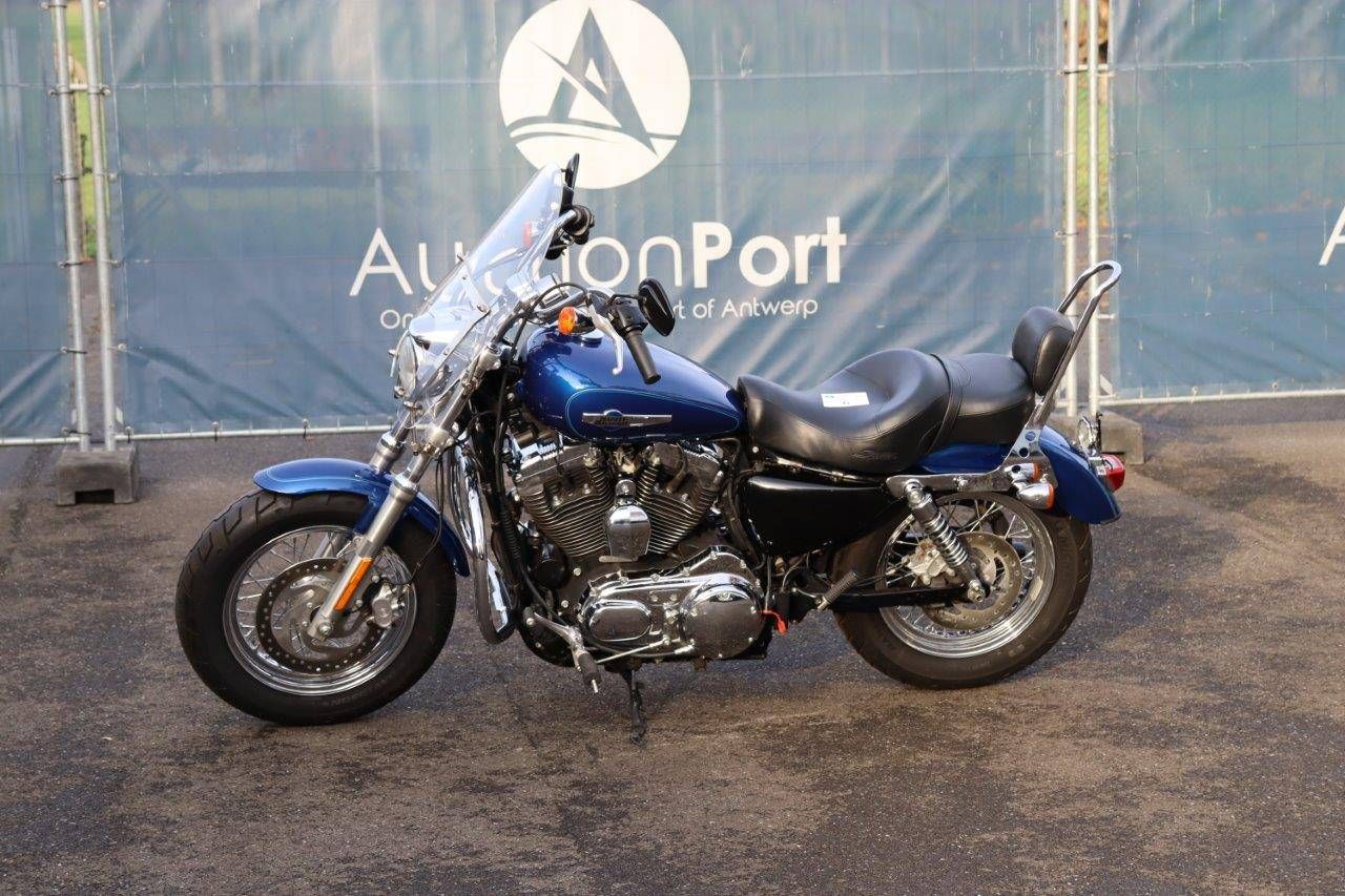 Motorcycle Harley Davidson Sportster XL1200C Custom Petrol