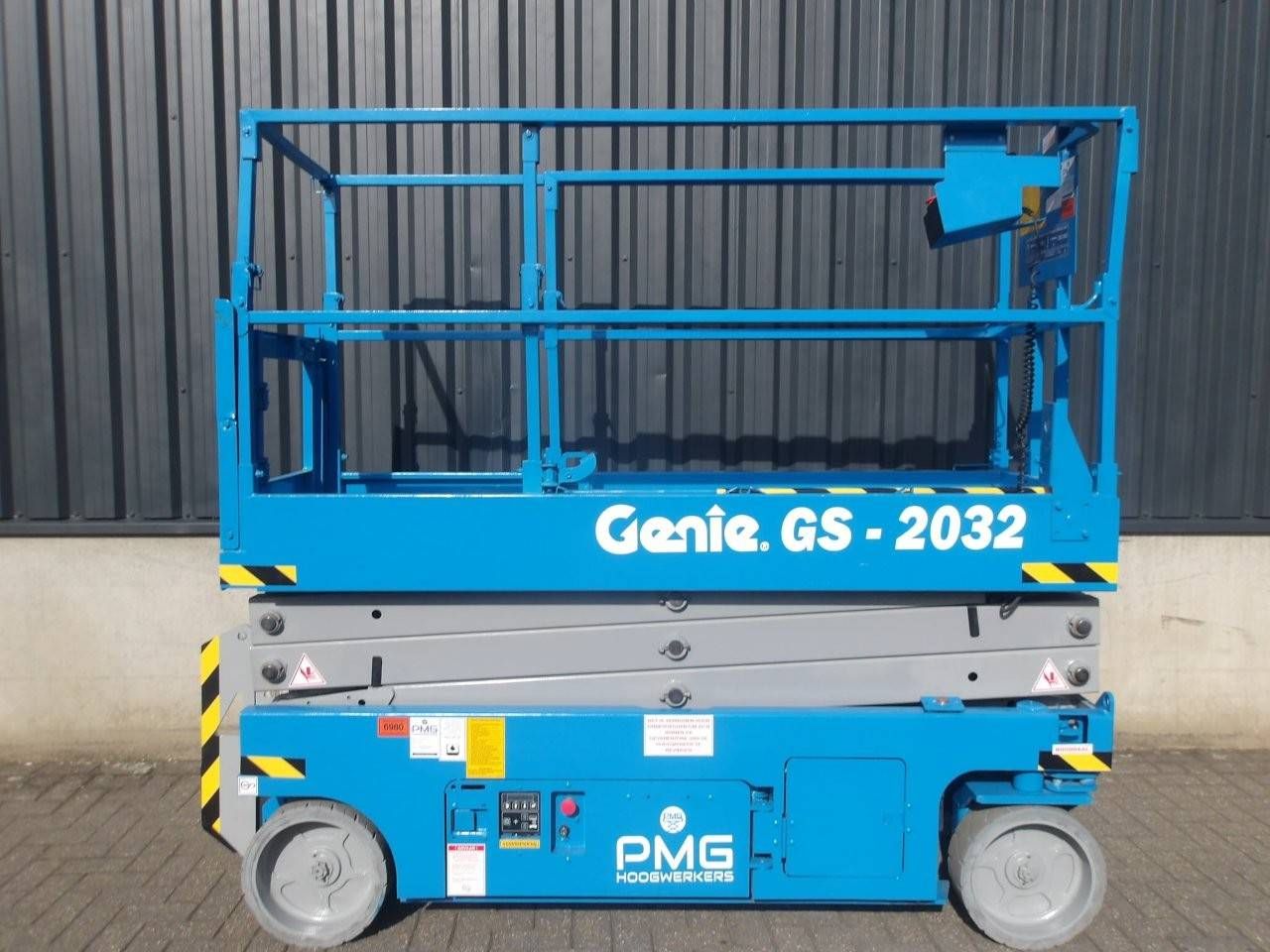 Scissor Lift Genie GS-2032 Electric 8.10m 2016