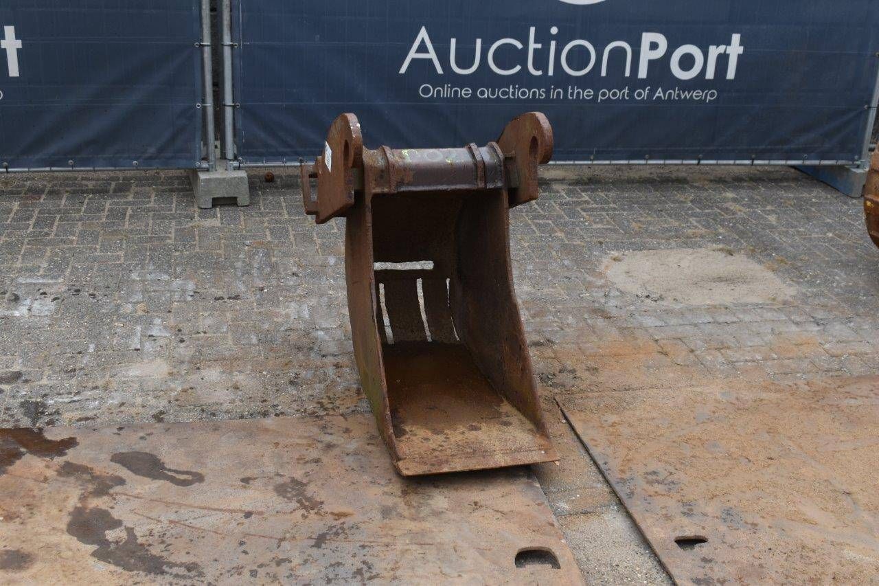 Digger bucket