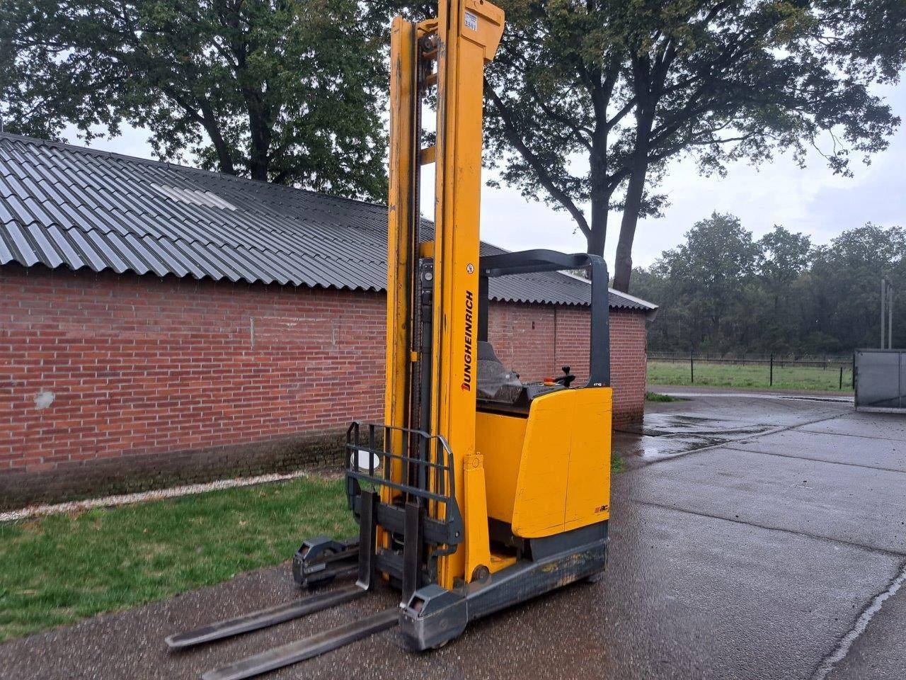 Stacker Jungheinrich ETV214 Electric 9000mm