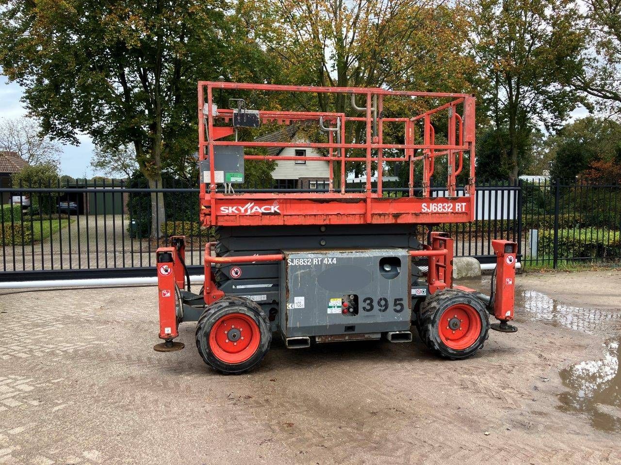 Scissor Lift Skyjack SJ6832RT Diesel 11.75m
