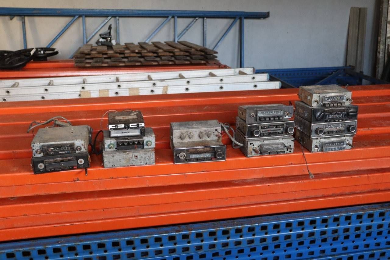 Batch of Car Radios Vintage Cars (Margin)
