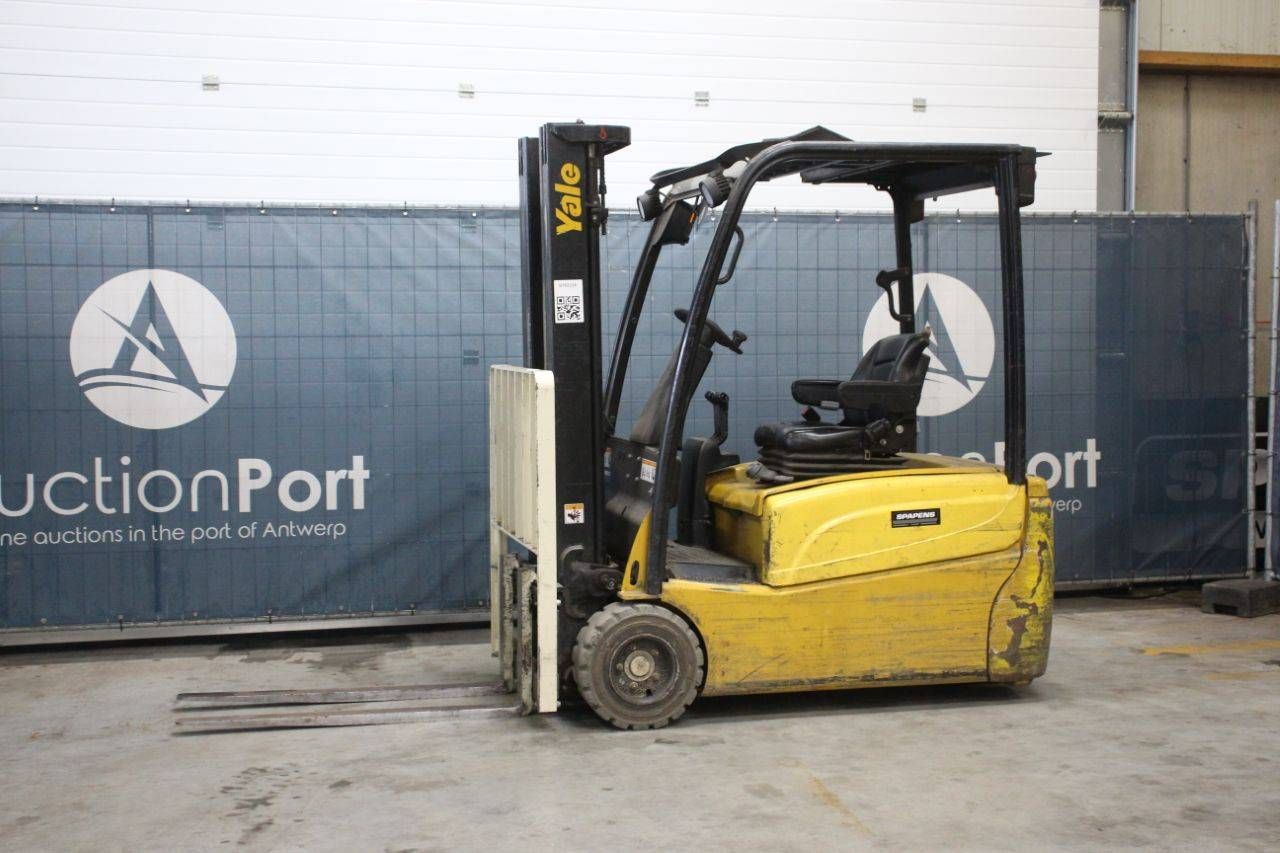 Forklift Yale ERP18VT Electric 1690kg 4.9m 2015