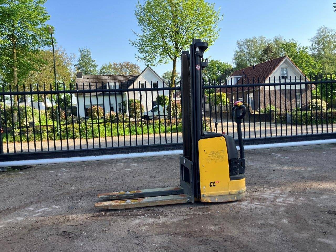 Stacker OM CL12 Electric 1200kg