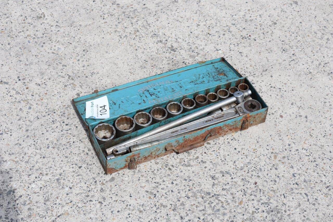 Socket wrench set