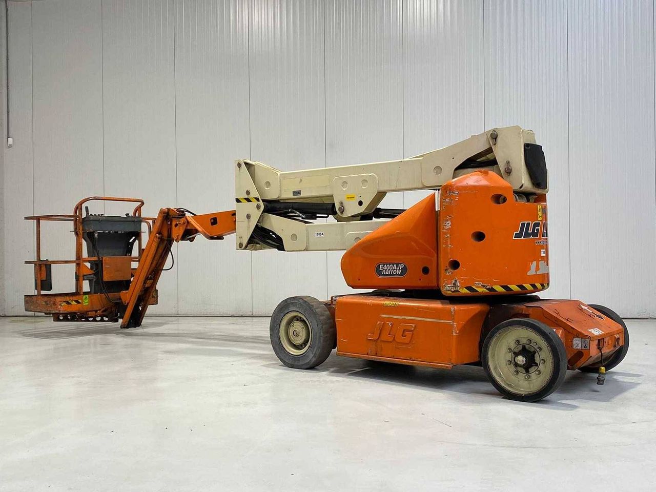 JLG E400AJP Articulated Boom Lift Electric 230kg 14.9m 2006