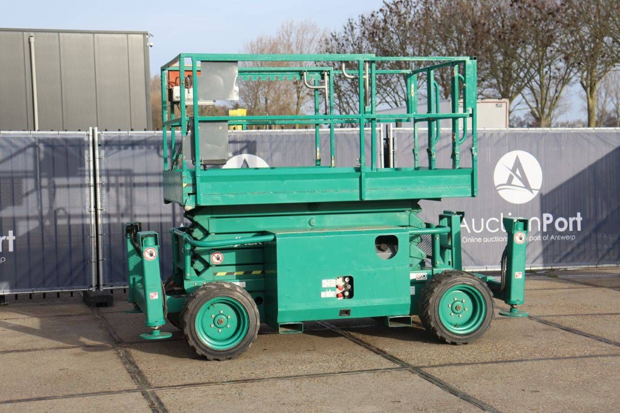Scissor lift Skyjack SJ6832RT Diesel 11.7m 2015
