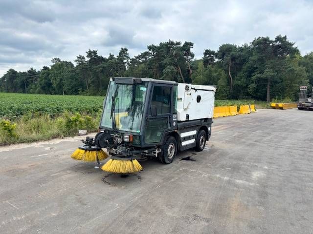 Schmidt Swingo Compact 200 8980H Diesel Sweeper