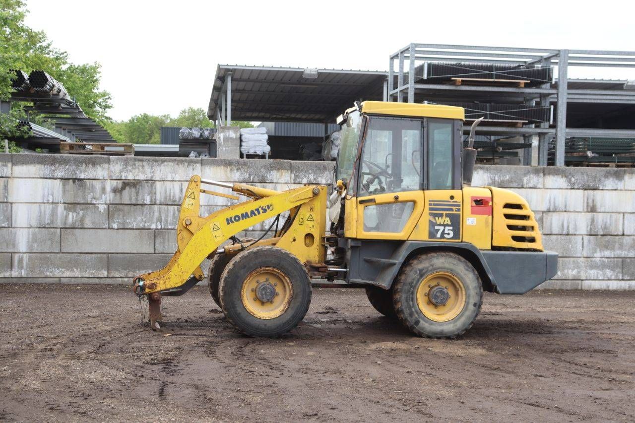 Pala gommata diesel Komatsu WA 75-3 del 2002