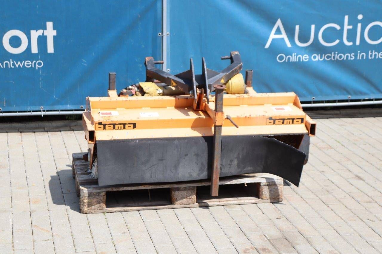 Sweeping brush attachment Bema 1250 1999