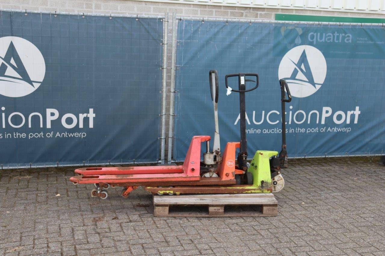 Lot of 3 pallet trucks
