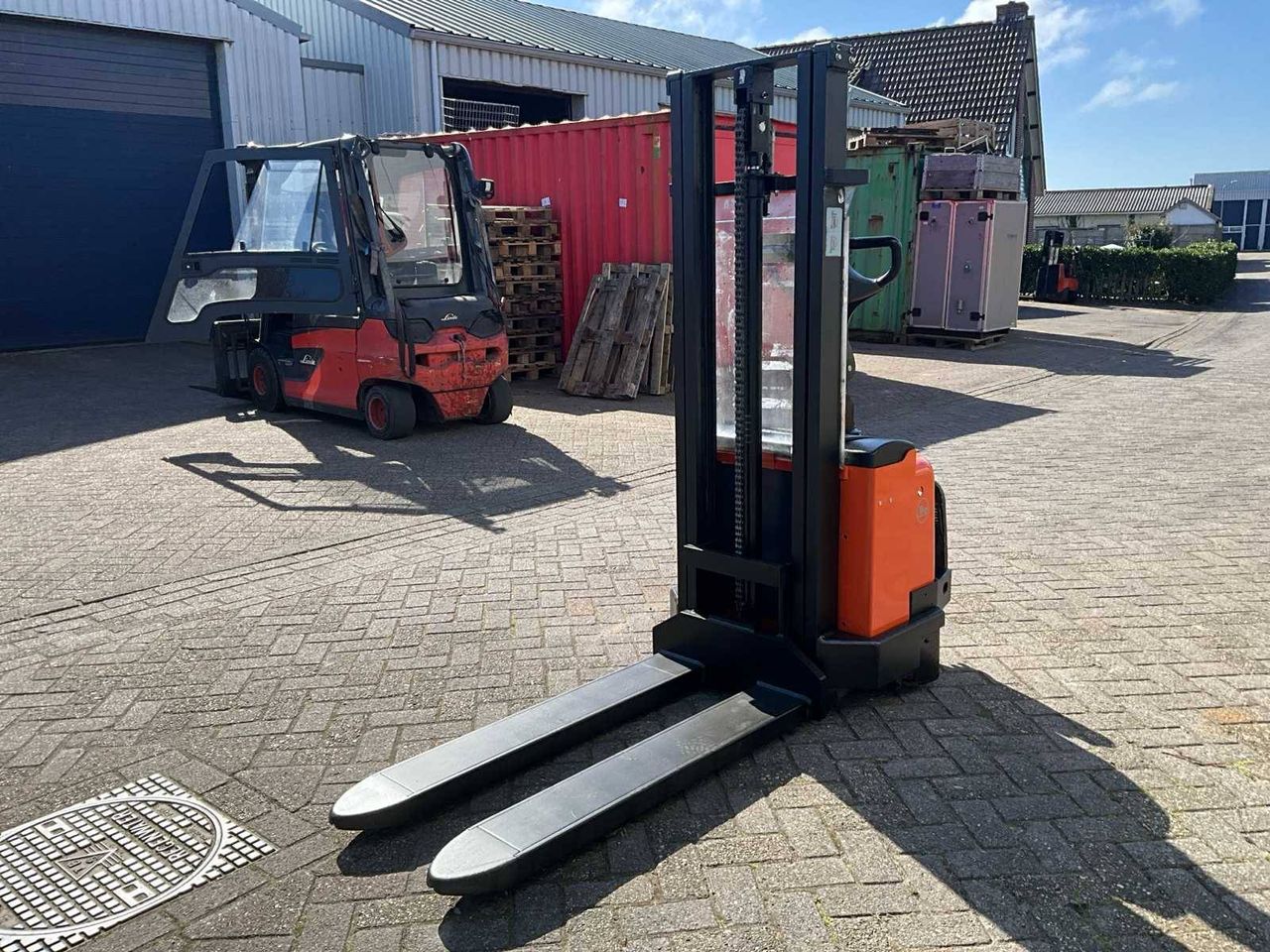 Stapelaar BT SWE100 Elektrisch 1000kg 3.3m 2004