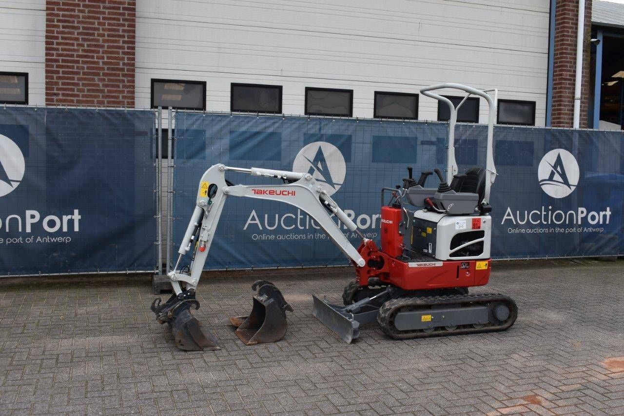Mini digger Takeuchi TB210R Diesel 41h