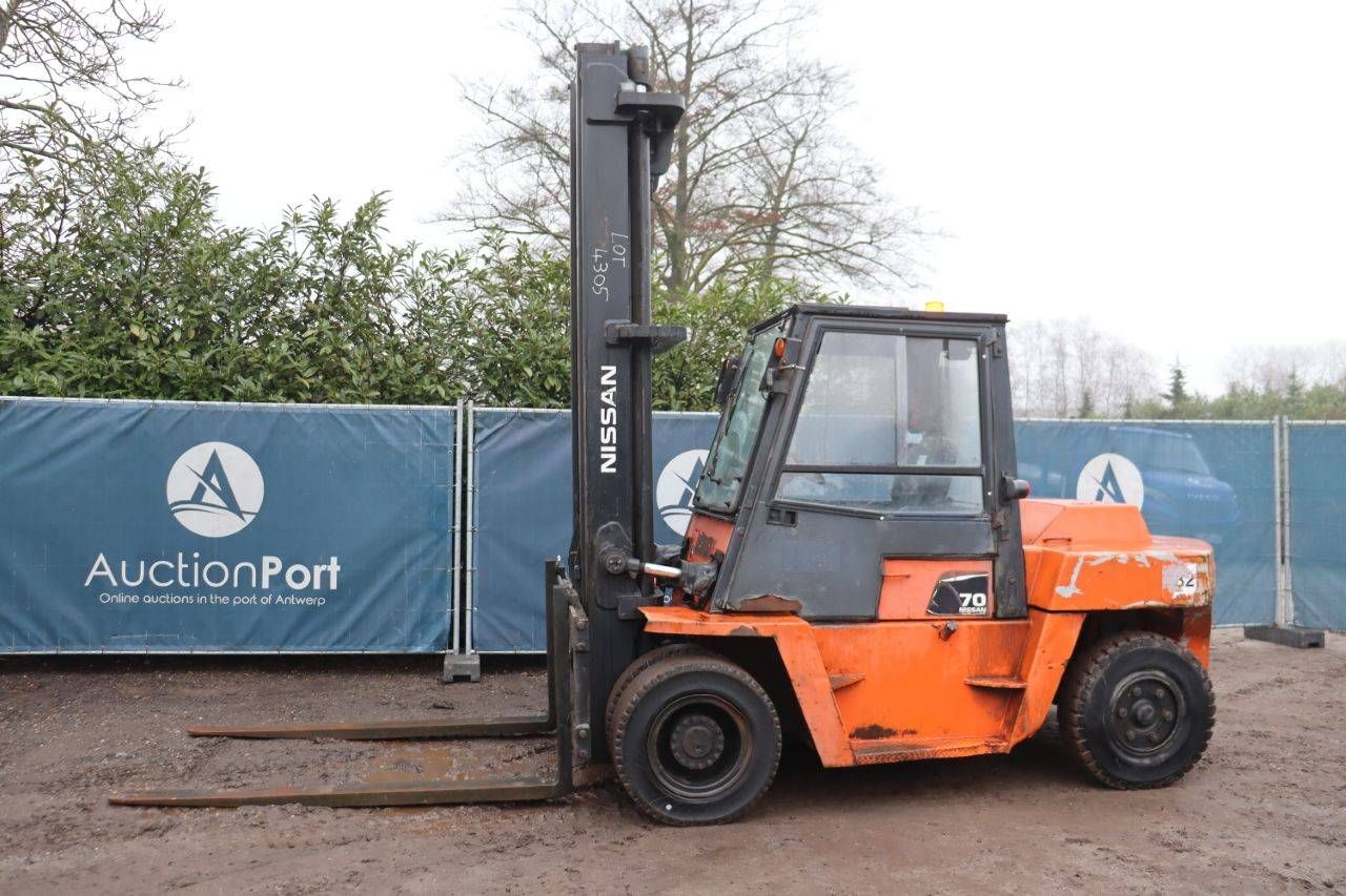 Forklift Nissan VF05H70U Diesel 7000kg 5.0m 2003