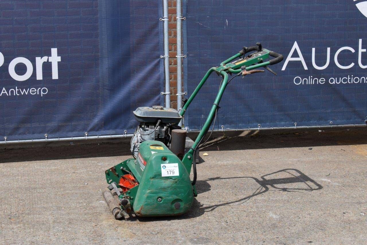 Rasenmäher erpresst Benzin