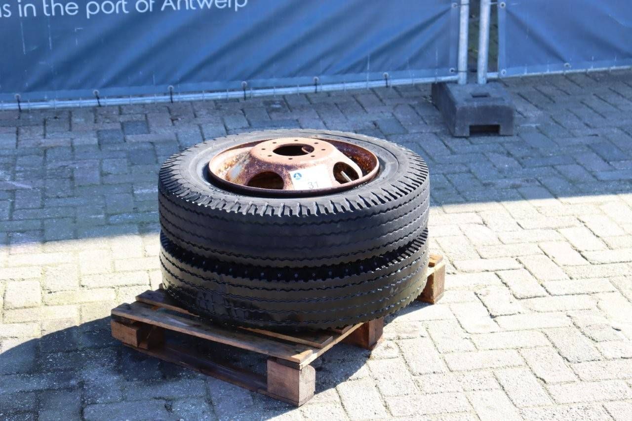 Tires Goodyear 8-17.5 with Rim 