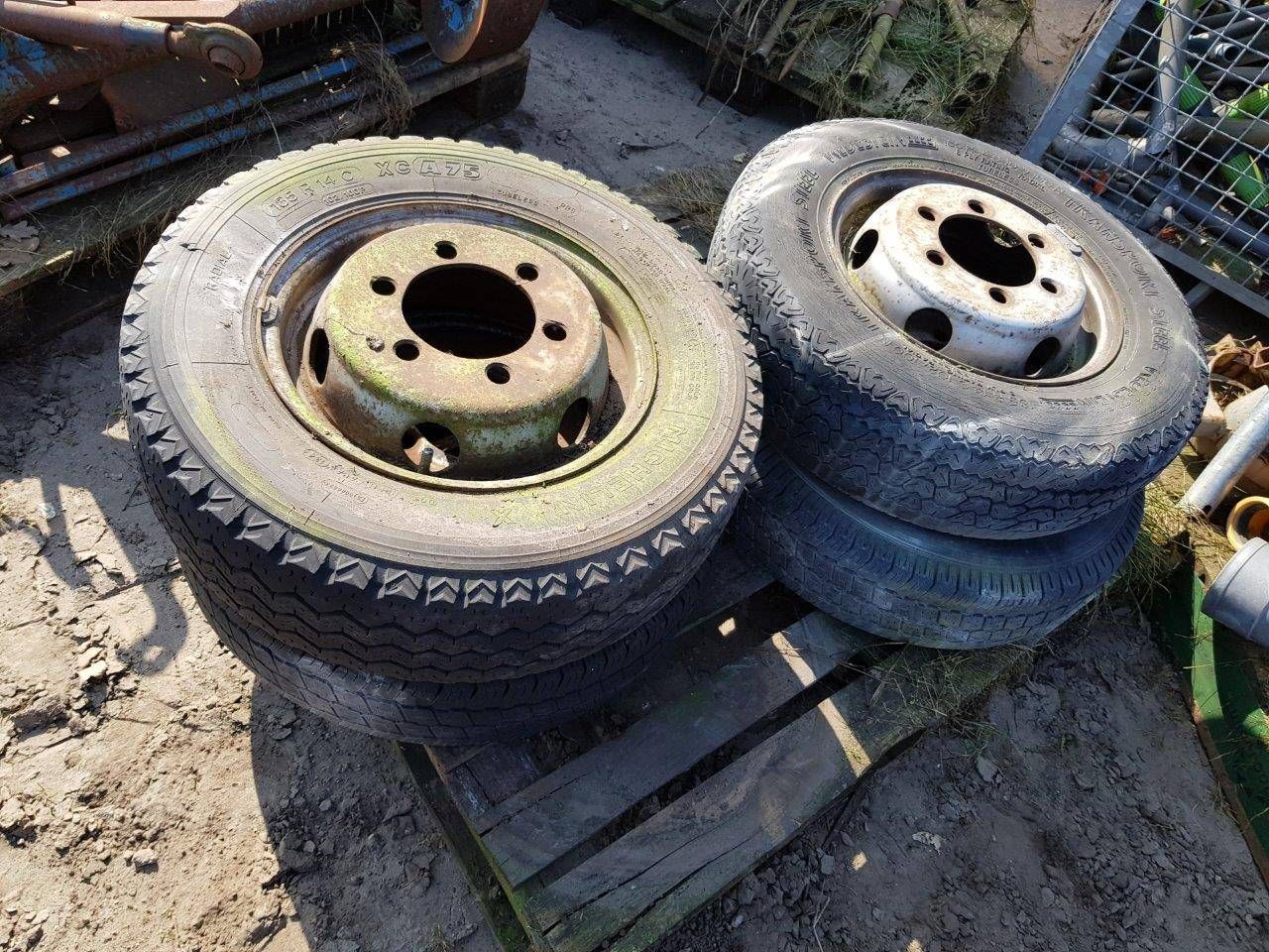 Tire set 185/14C 4 pieces with rim