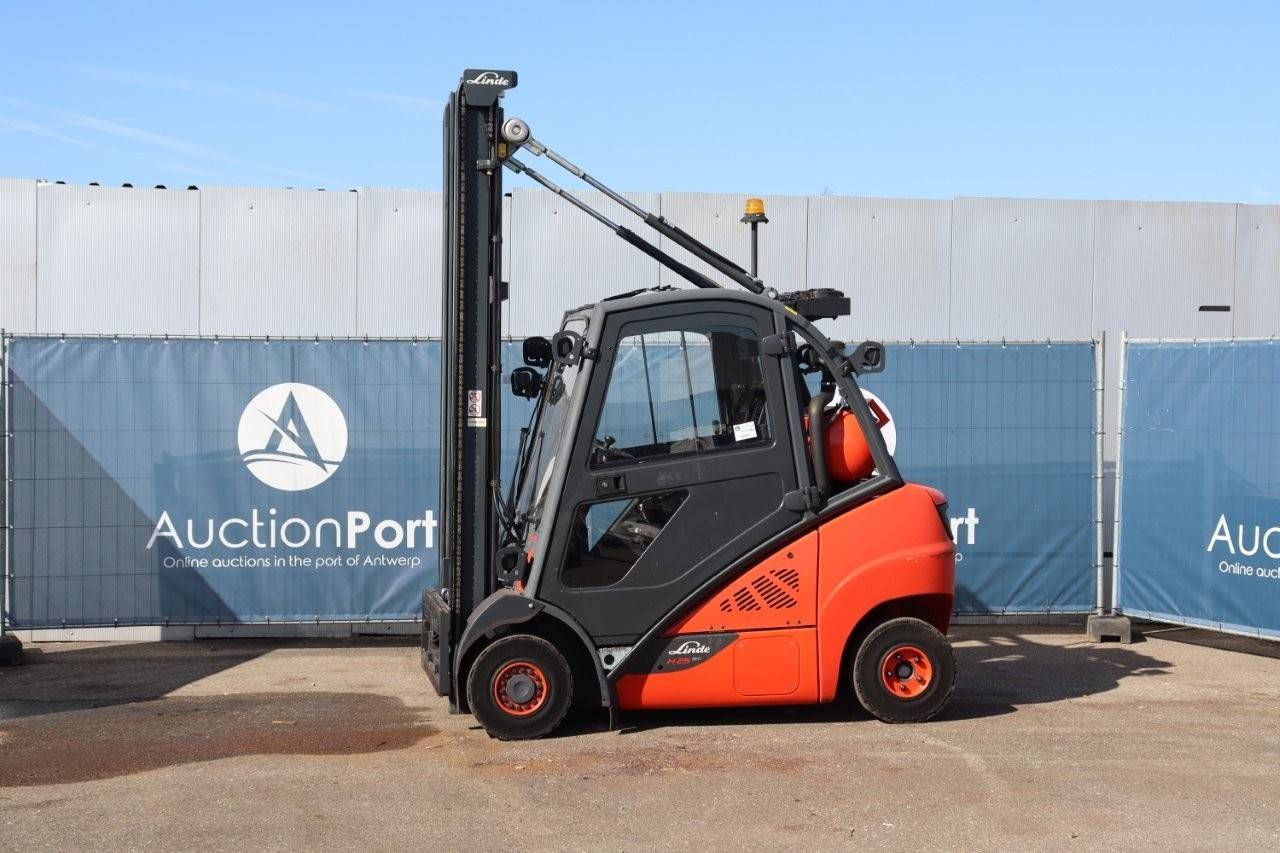 Rough terrain forklift Linde H25T-02 2500kg 5.5m 2017