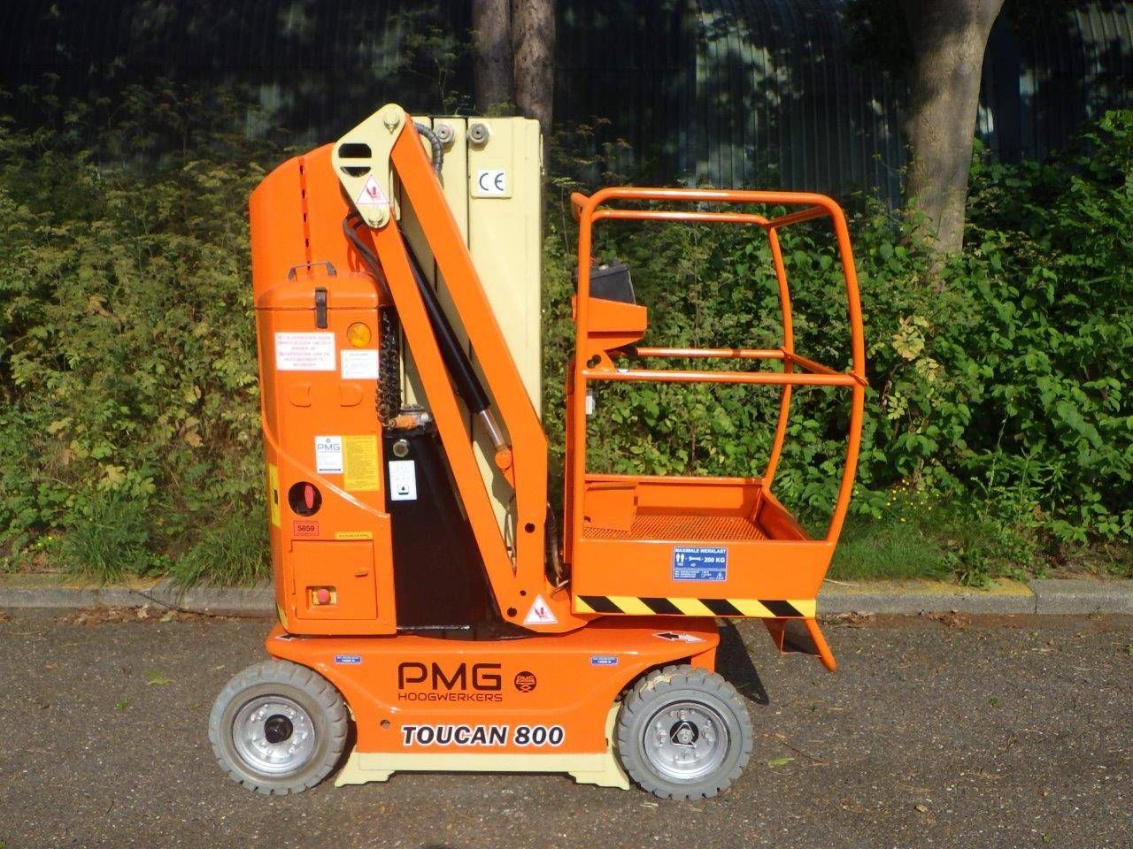 Mast lift Toucan 800A Electric 8.10m 2008