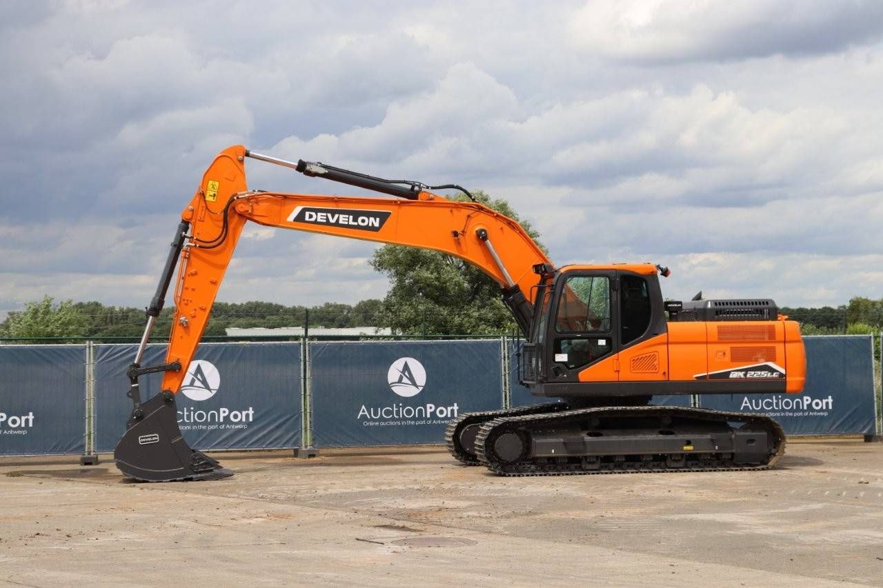 Crawler Excavator Develon DX225LC-7M Diesel 2025 New
