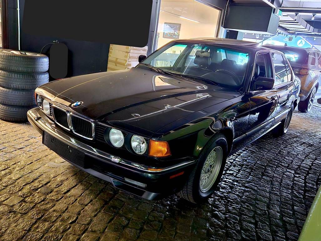 BMW 750iL Petrol 1992 (Margin)