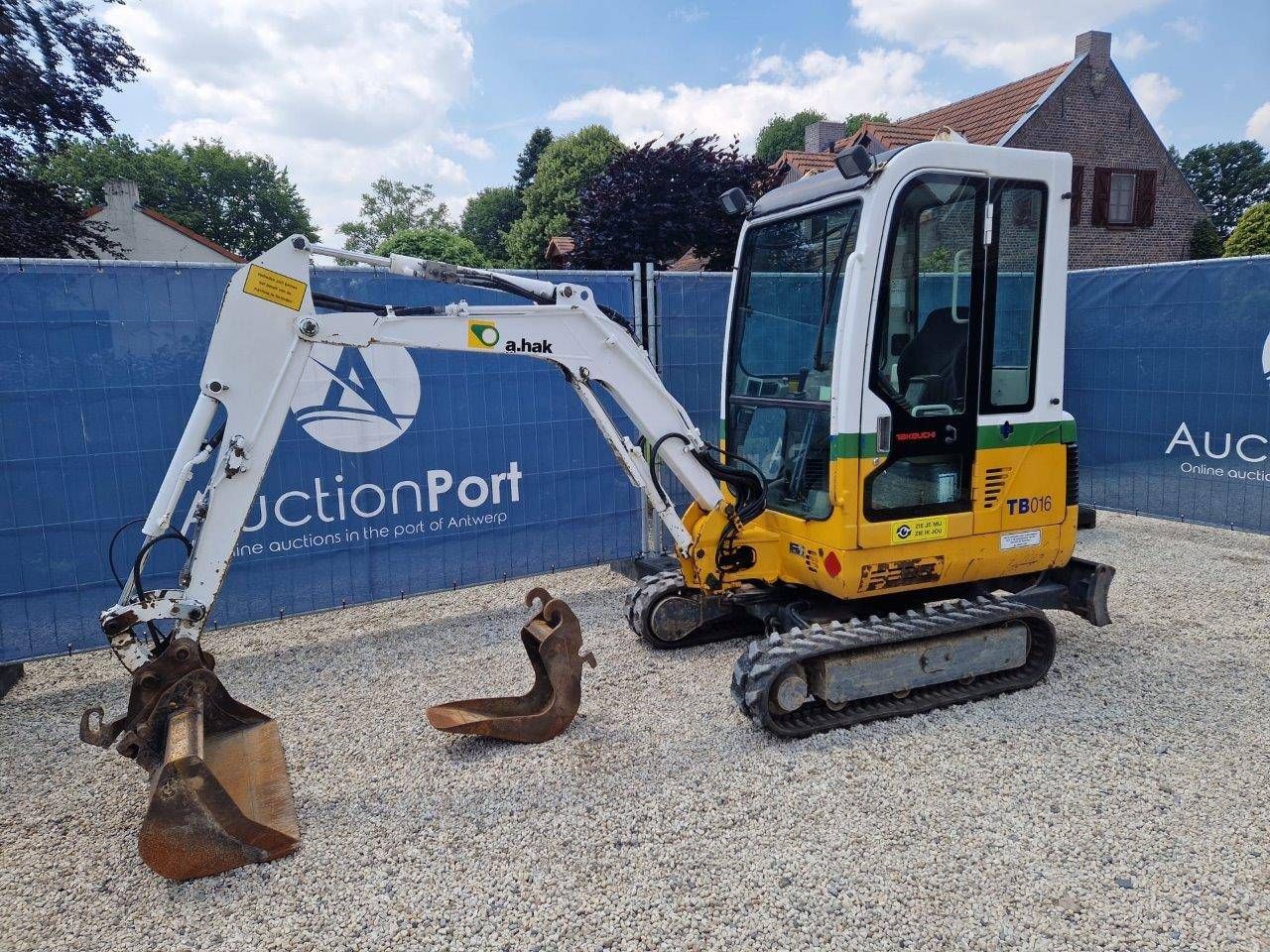Mini digger Takeuchi TB016 Diesel 14hp 2011