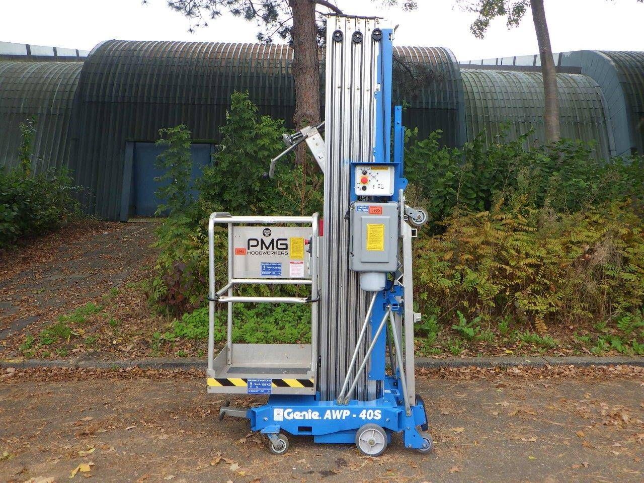 Mast lift Genie AWP-40S Electric 14.29m 2013