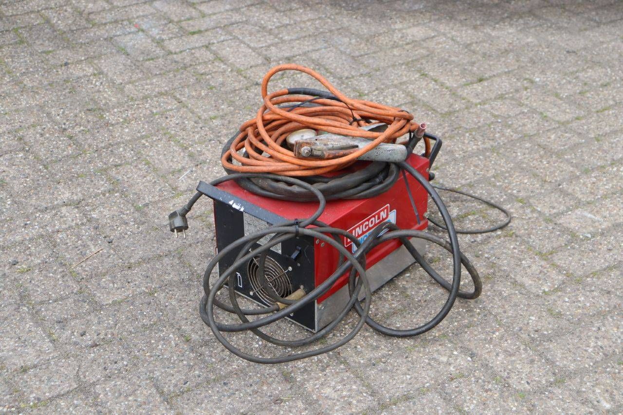 Saldatrice elettrica Lincoln TIG 131 da 220 V