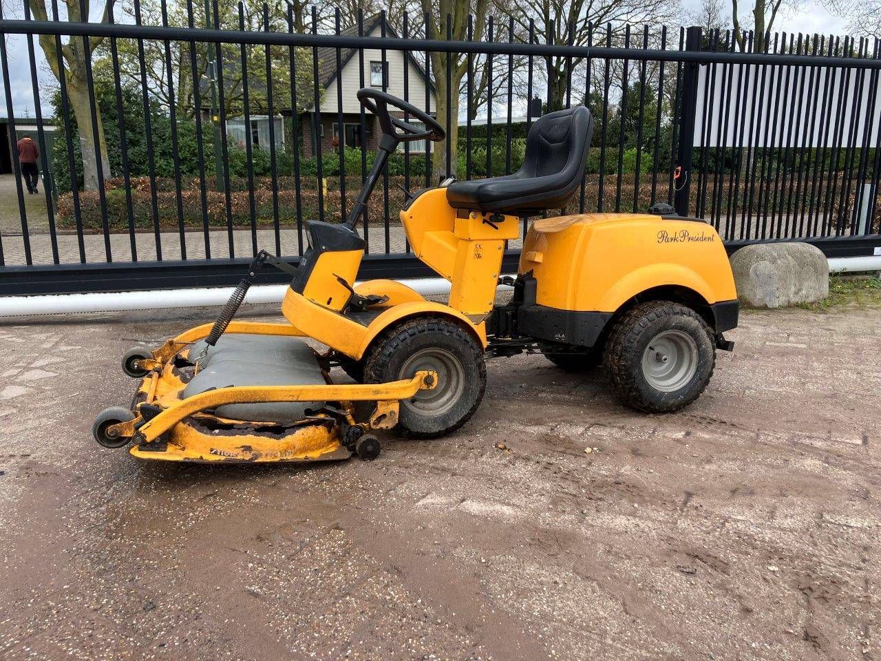 Riding mower Stiga Park President Petrol 12.5hp 