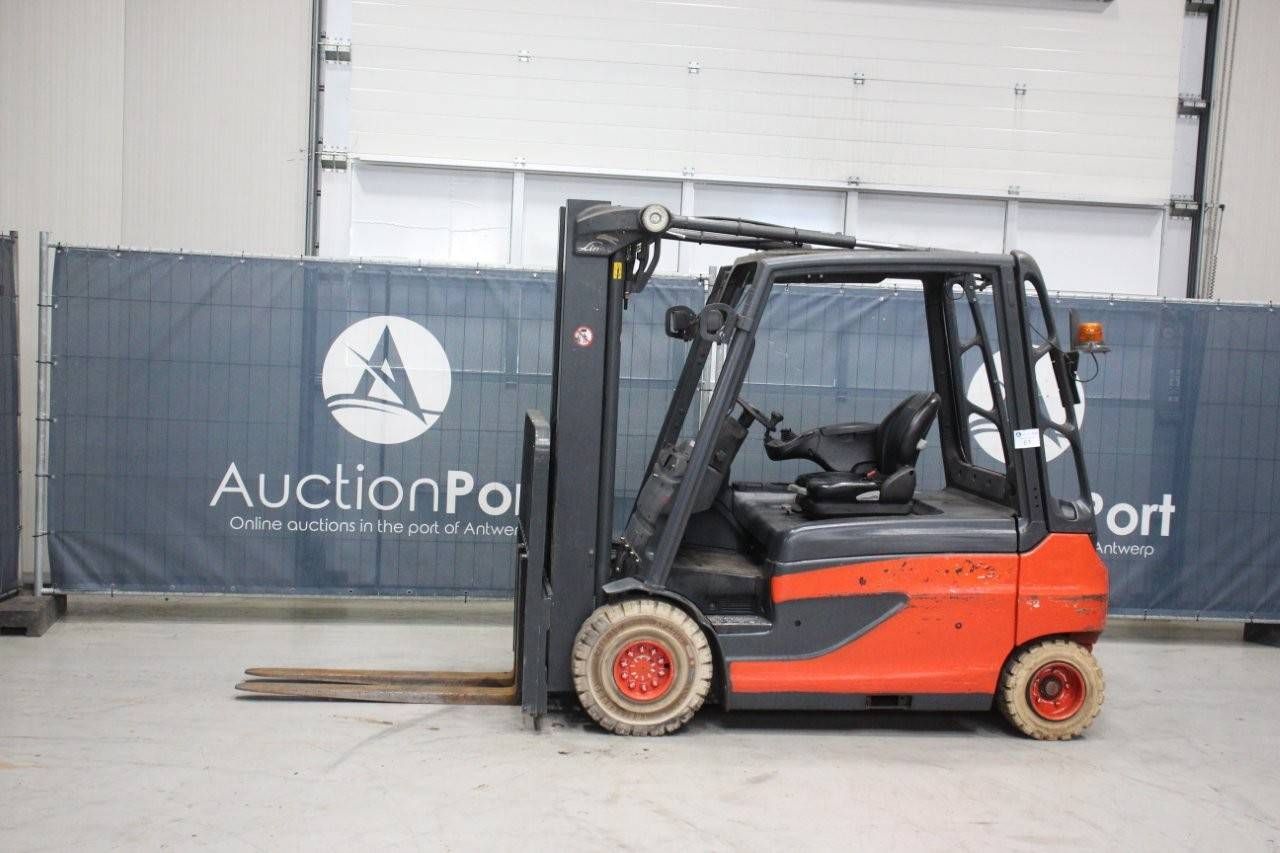 Forklift Linde E30 Electric 3000kg 4.68m