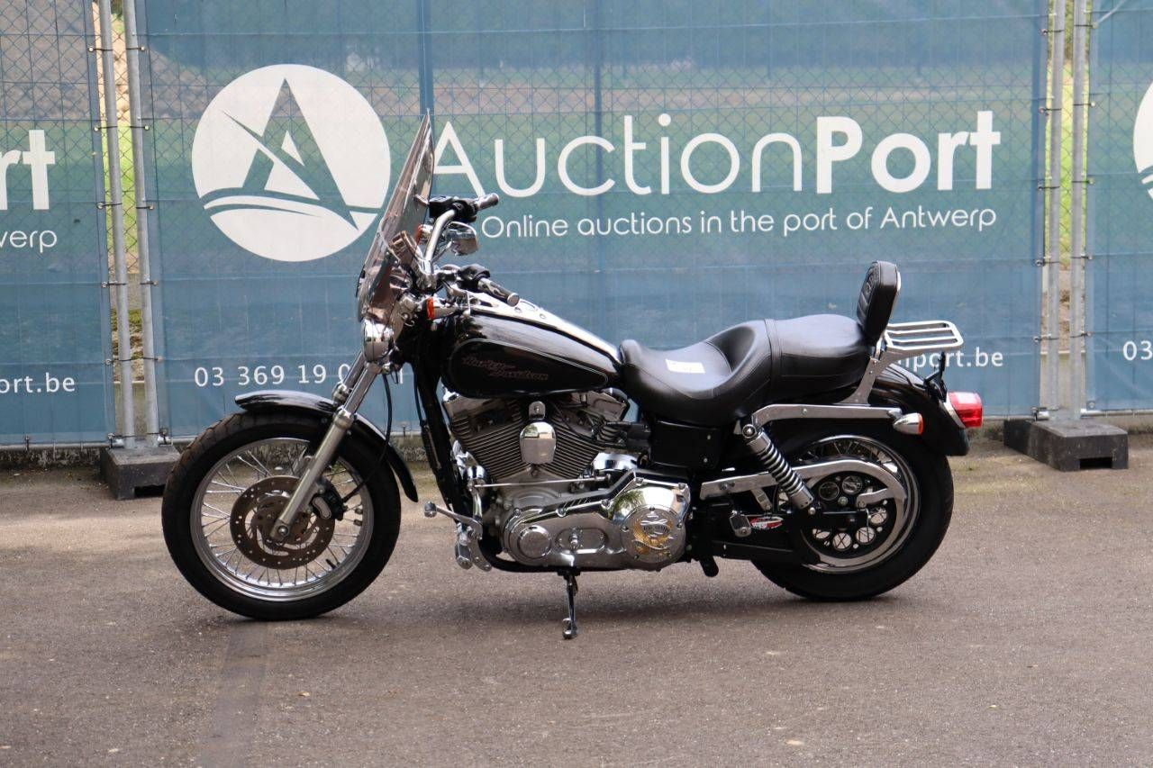 Harley-Davidson Dyna Super Glide Custom Gasoline