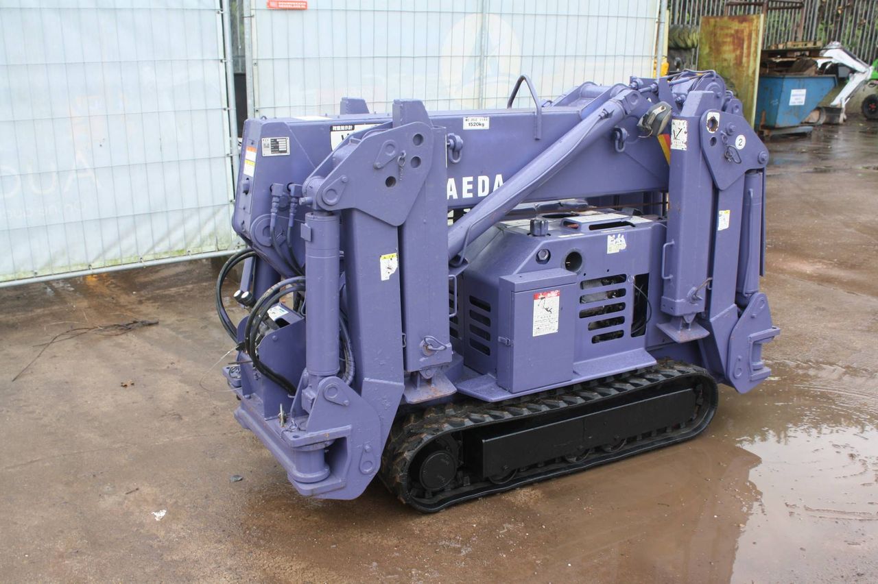 Crawler crane Maeda MC205 2013