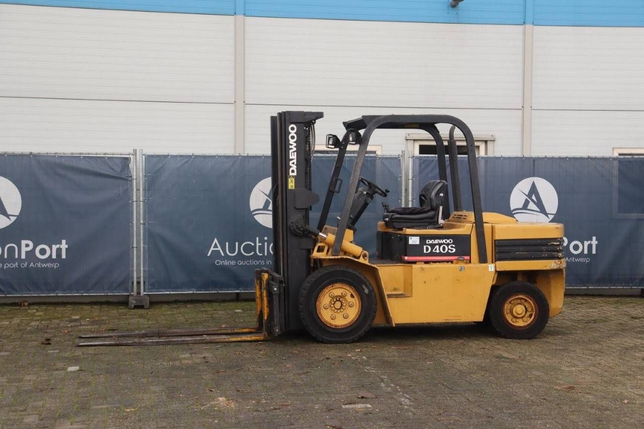 Forklift Daewoo D40S Diesel 4000kg 4.7m 1997