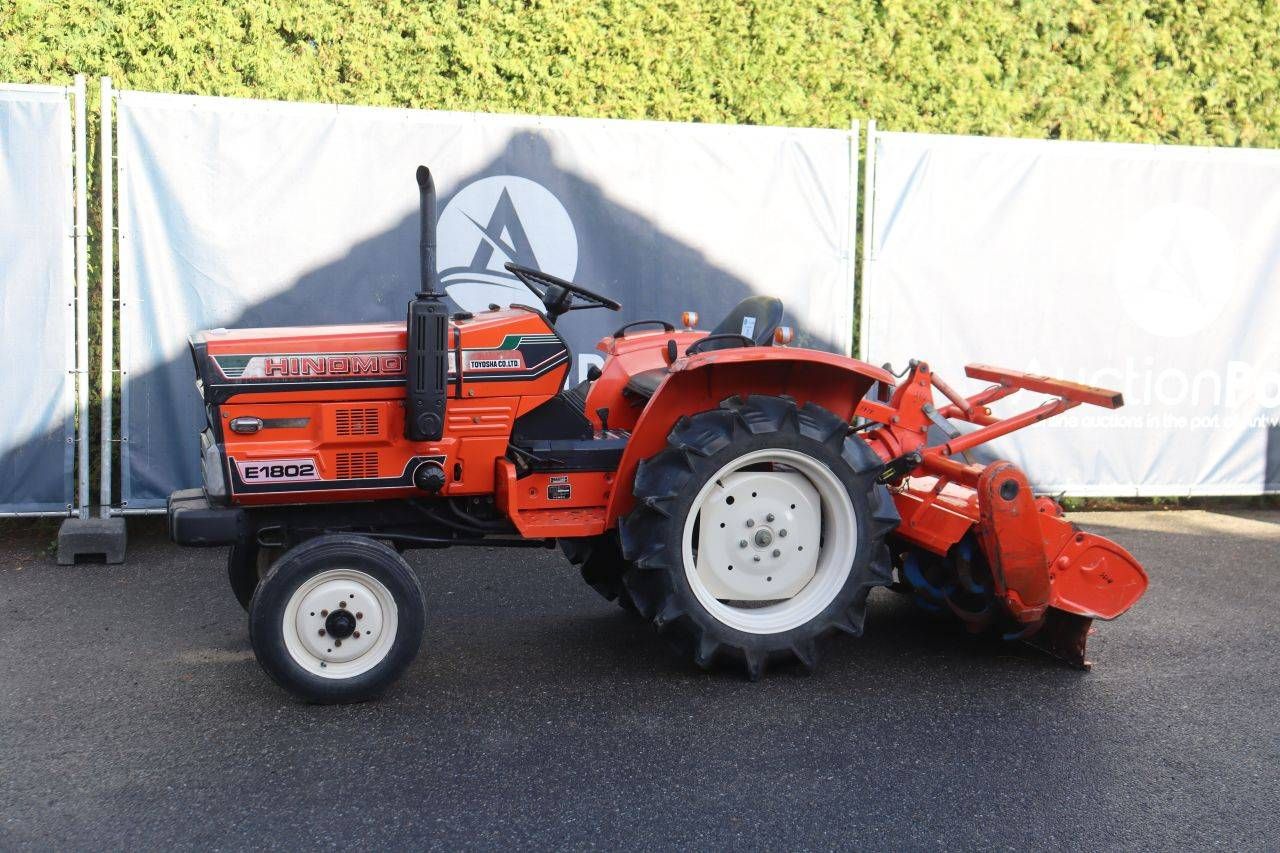 Mini trator Hinomoto E1802 Diesel 18hp com cultivador